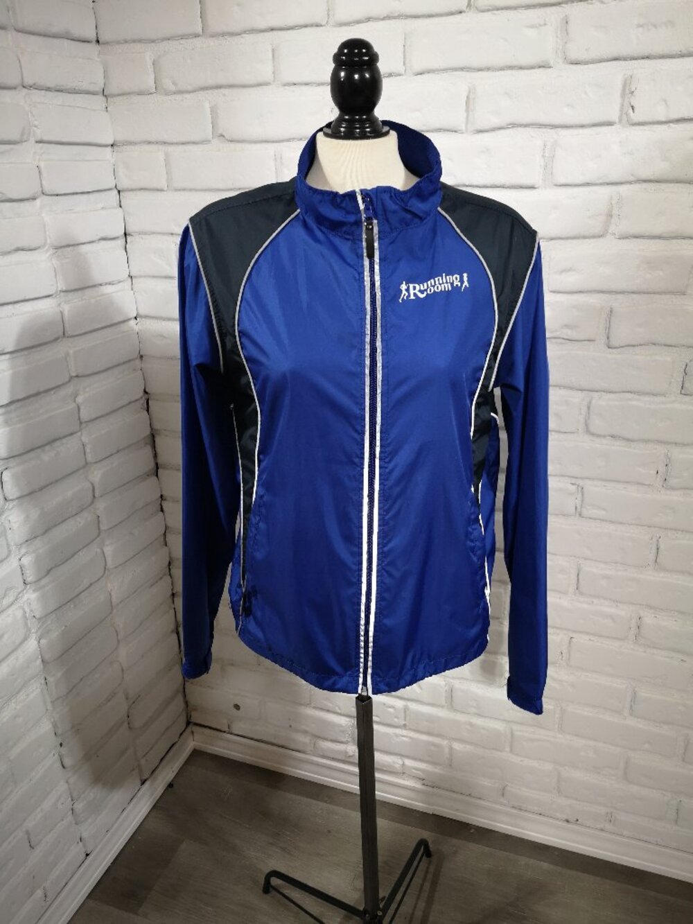 Running Room Ladies Size Small Blue & Black Full Zip Reflective Strips Jacket